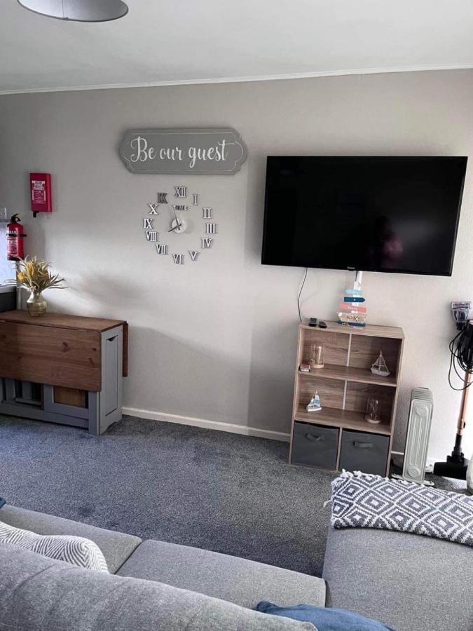 Sunee Holidays Chalet Apartment Hemsby Bagian luar foto